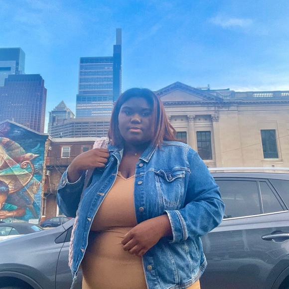 Meet your Posher, Danina - Picture 1 of 1